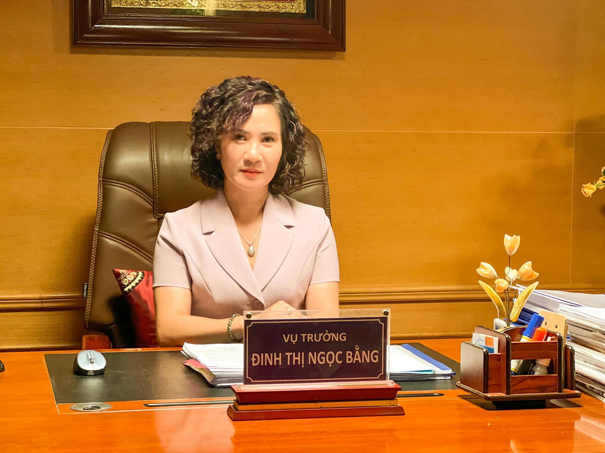 Trong phim, Nguyệt Hằng vào vai bà Bằng, Vụ trưởng Vụ thiết bị vật tư...