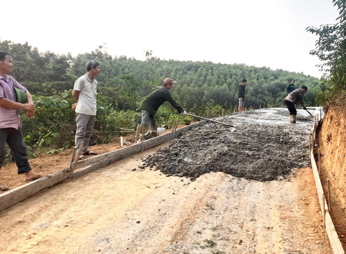 Phát huy vai trò giám sát cộng đồng để nâng cao chất lượng công trình. Ảnh: Minh ngân.