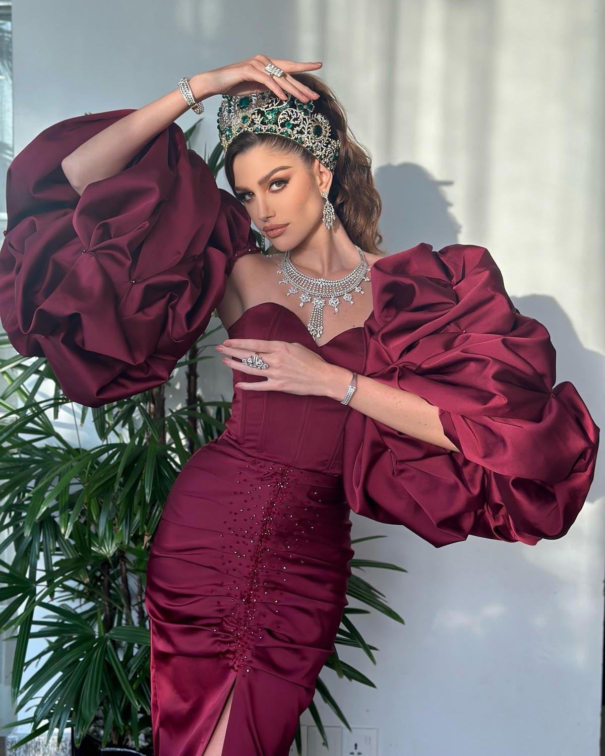 Isabella Menin chia sẻ việc mê mẩn các món ăn Việt Nam như gỏi cuốn, cơm tấm. 