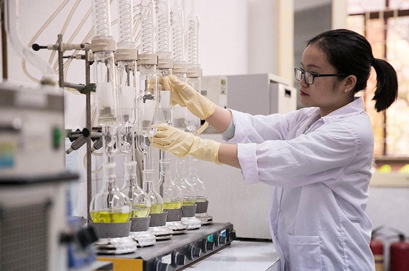 Hoạt động nghiên cứu tại Đại học Quốc gia Hà Nội.