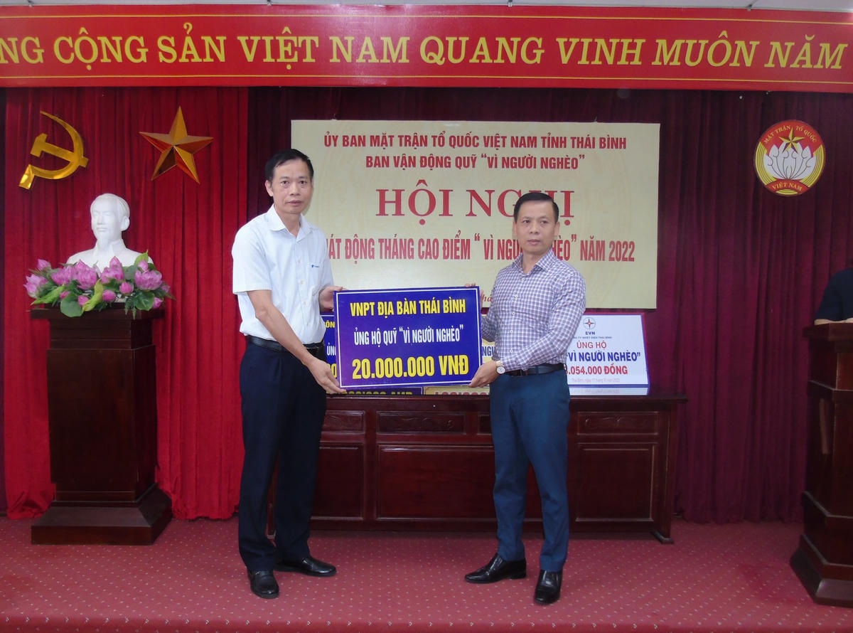 Tổng số tiền ủng hộ của các đơn vị là hơn 1 tỷ đồng.