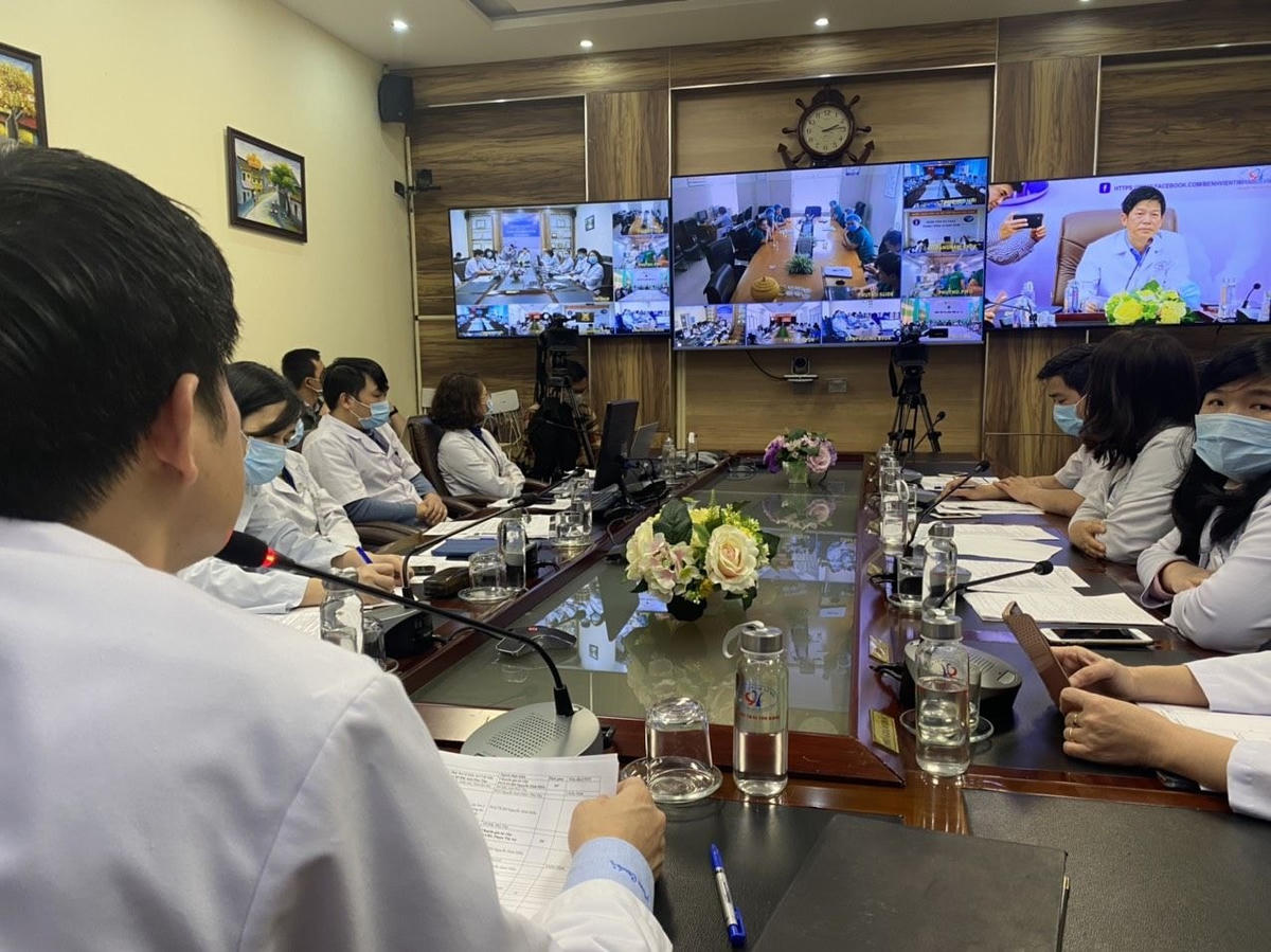 Nhờ khám bệnh trực tuyến, nhiều người bệnh đã được cứu chữa kịp thời.