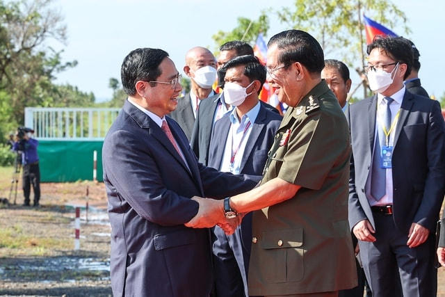 Thủ tướng Chính phủ Phạm Minh Chính chủ trì lễ đón Thủ tướng Hun Sen và đoàn đại biểu cấp cao Chính phủ Campuchia. (Ảnh: VGP/Nhật Bắc).