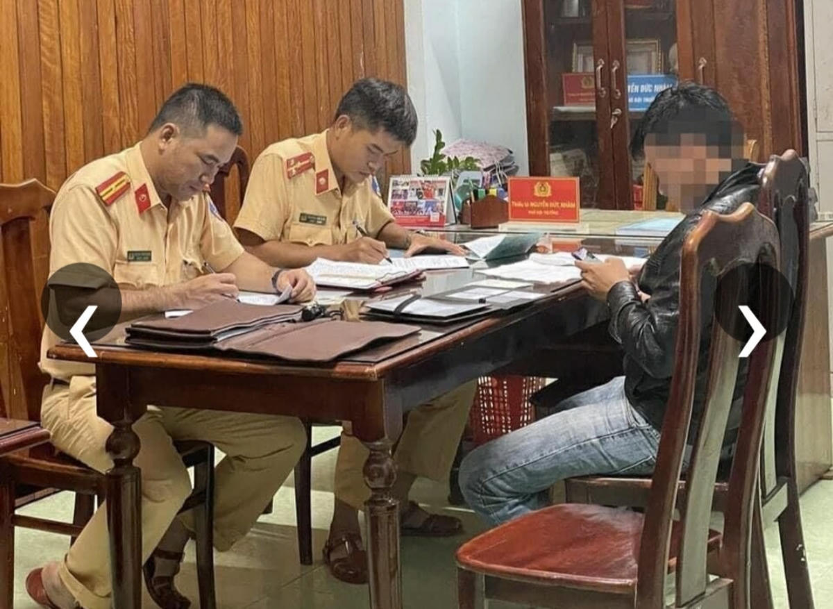 Tài xế Nam tại cơ quan chức năng.