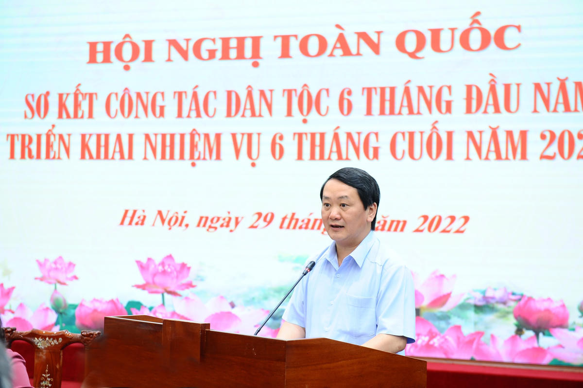 Bộ trưởng, Chủ nhiệm Ủy ban Dân tộc Hầu A Lềnh phát biểu tại Hội nghị. Ảnh: Minh Đức.