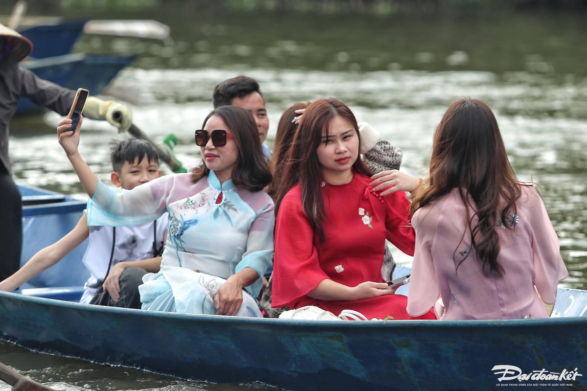 W_chua_huong-le-khanh20.jpg