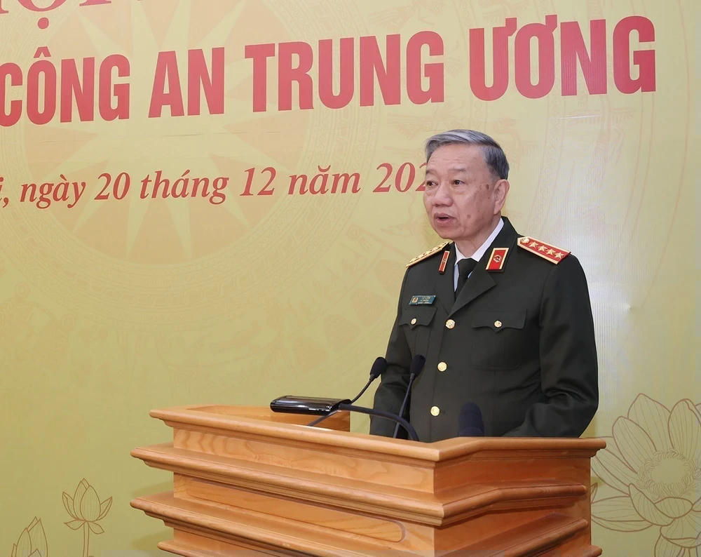 Đại tướng Tô Lâm, Ủy viên Bộ Chính trị, Bí thư Đảng ủy Công an Trung ương, Bộ trưởng Bộ Công an phát biểu khai mạc hội nghị. (Ảnh: Trí Dũng/TTXVN) ttxvn-tong-bi-thu-3-3436.jpg