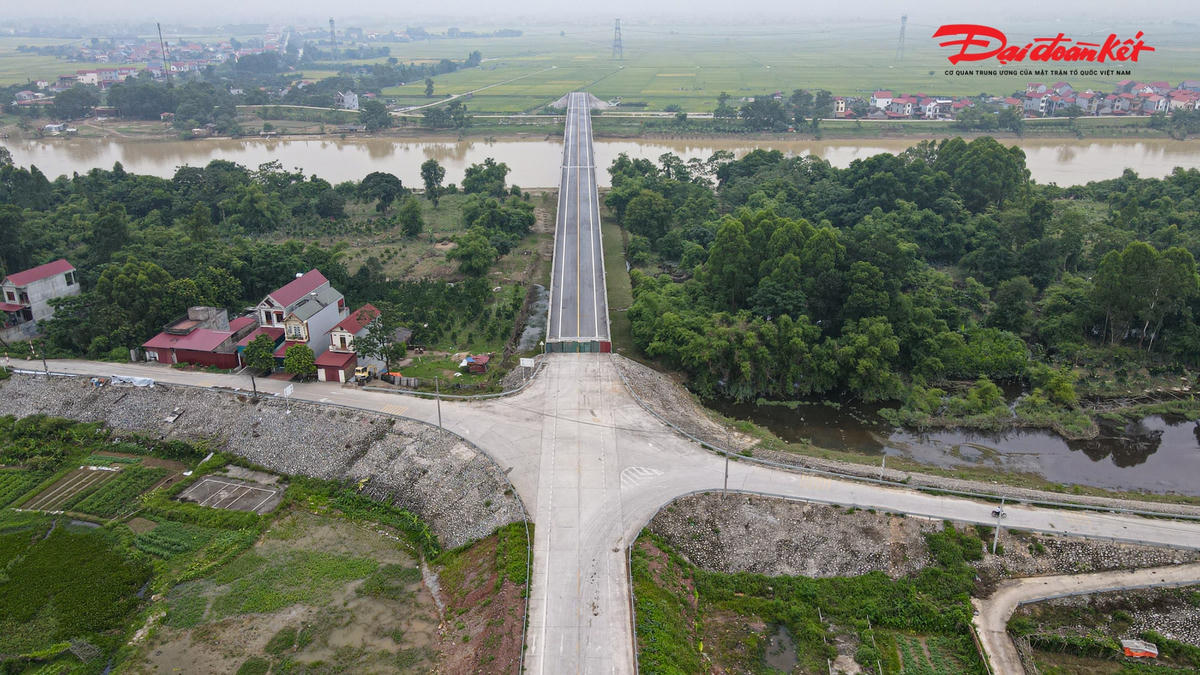 Cầu trăm tỷ nối Hà Nội - Bắc Giang ‘bỏ hoang’ vì không lối lên xuống