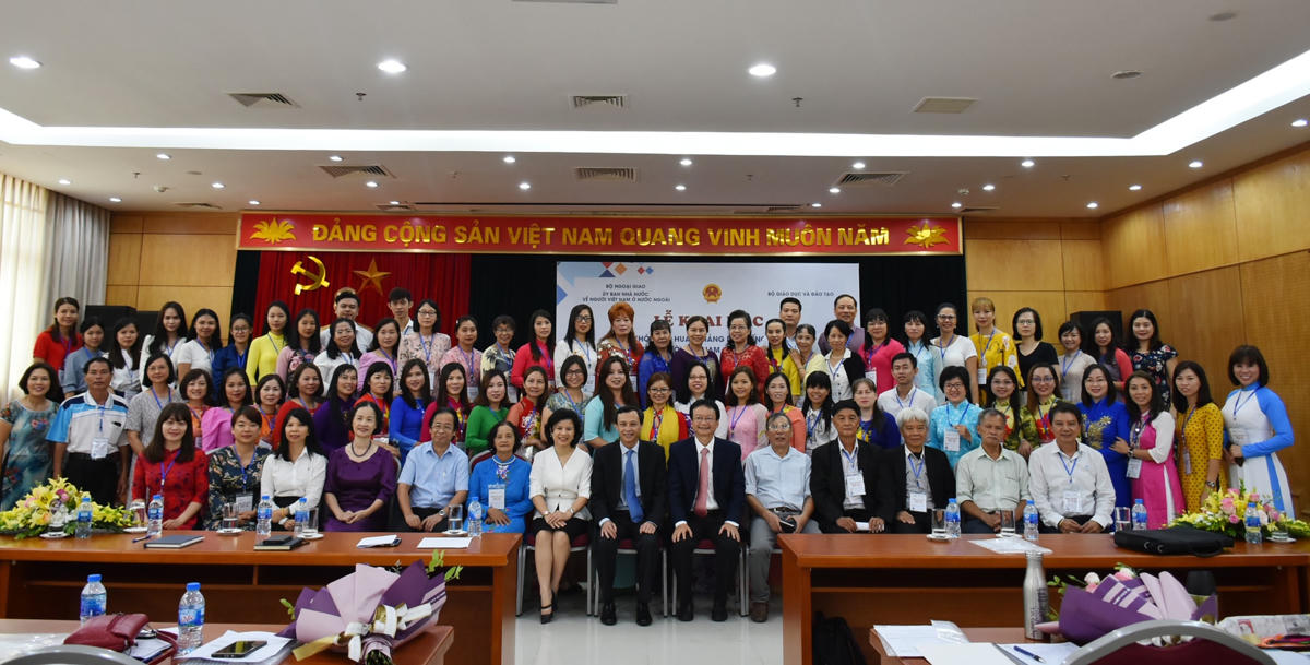 Khóa tập huấn nghiệp vụ giảng dạy tiếng Việt cho giáo viên người Việt Nam ở nước ngoài năm 2019 thu hút 80 học viên từ 10 quốc gia và vùng lãnh thổ về tham dự.  