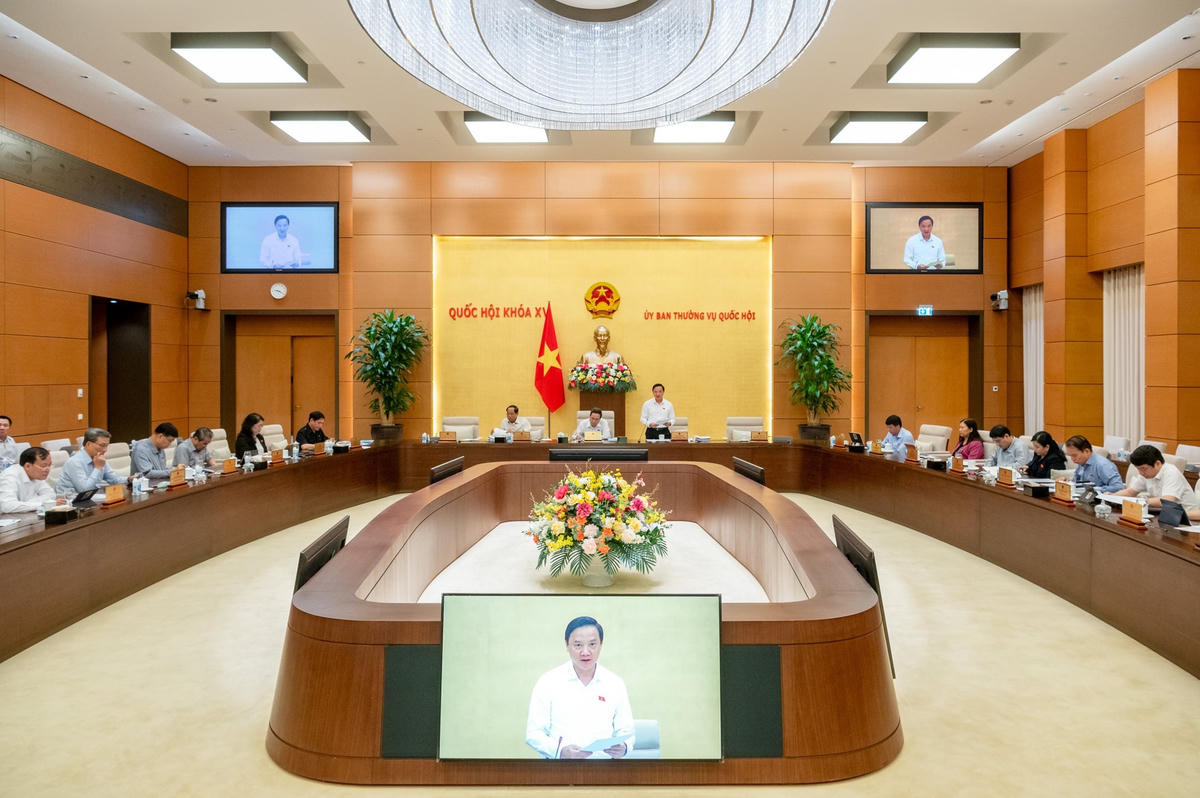 anh-bai-tren-trang-2.jpg