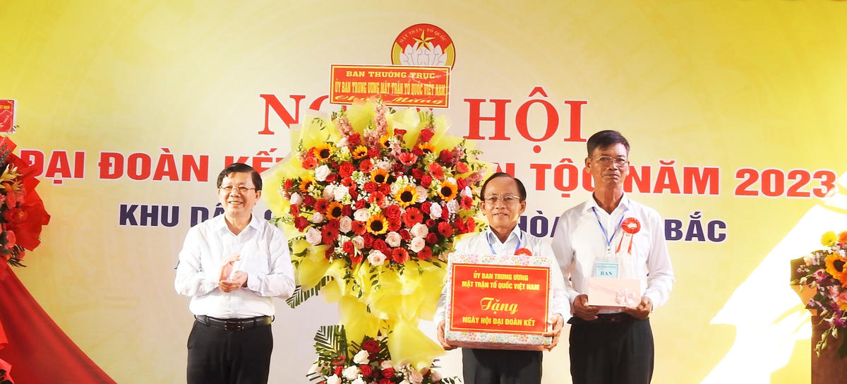 Chủ tịch Quốc hội Vương Đình Huệ dự Ngày hội Đại đoàn kết toàn dân tộc tại TP Đà Nẵng