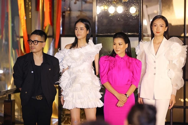 Buổi trình diễn thời trang đặc biệt có sự tham dự của nhiều nhà thiết kế và người mẫu.