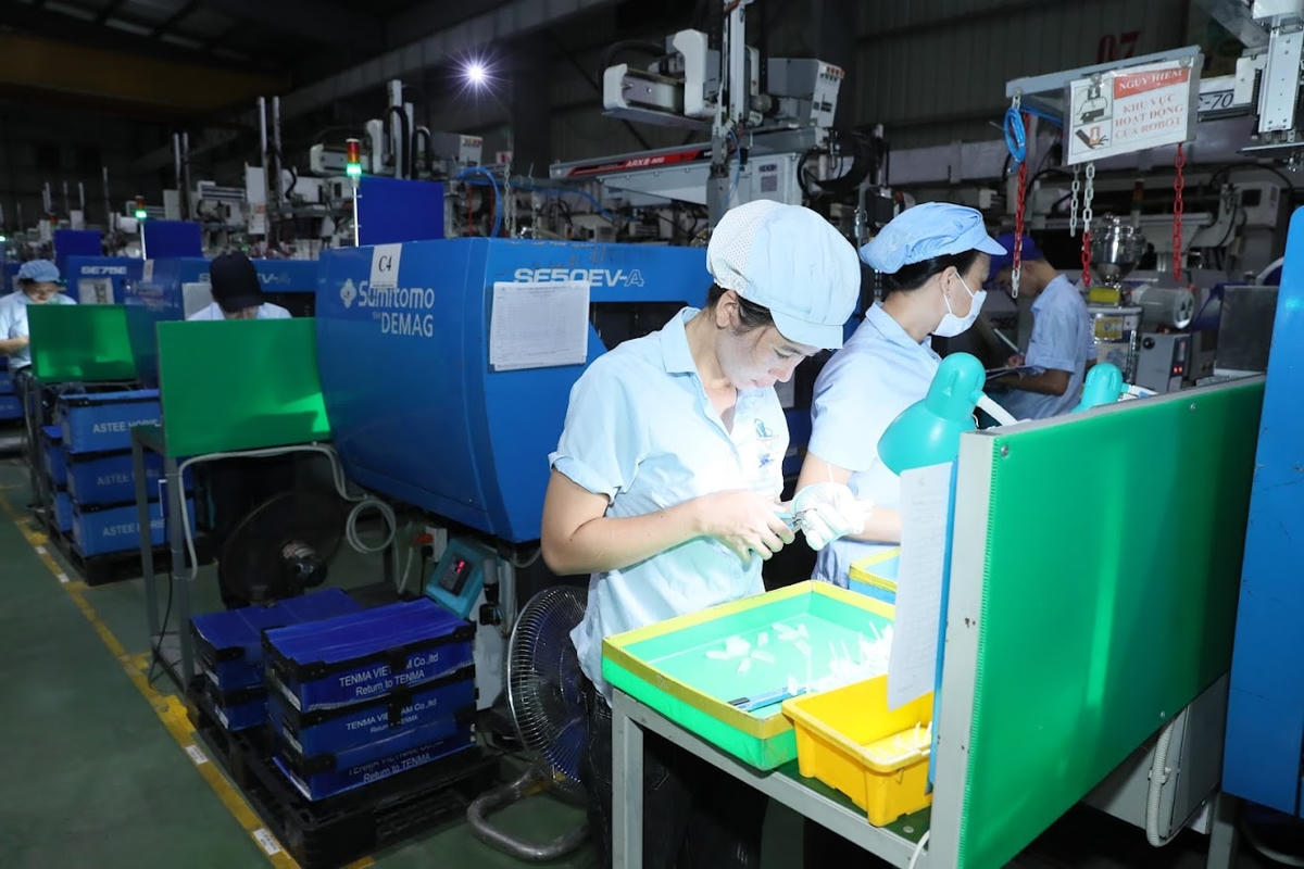 Nguồn lao động dồi dào là một trong những yếu tố quan trọng thu hút dòng vốn FDI. Ảnh: Quang Vinh.