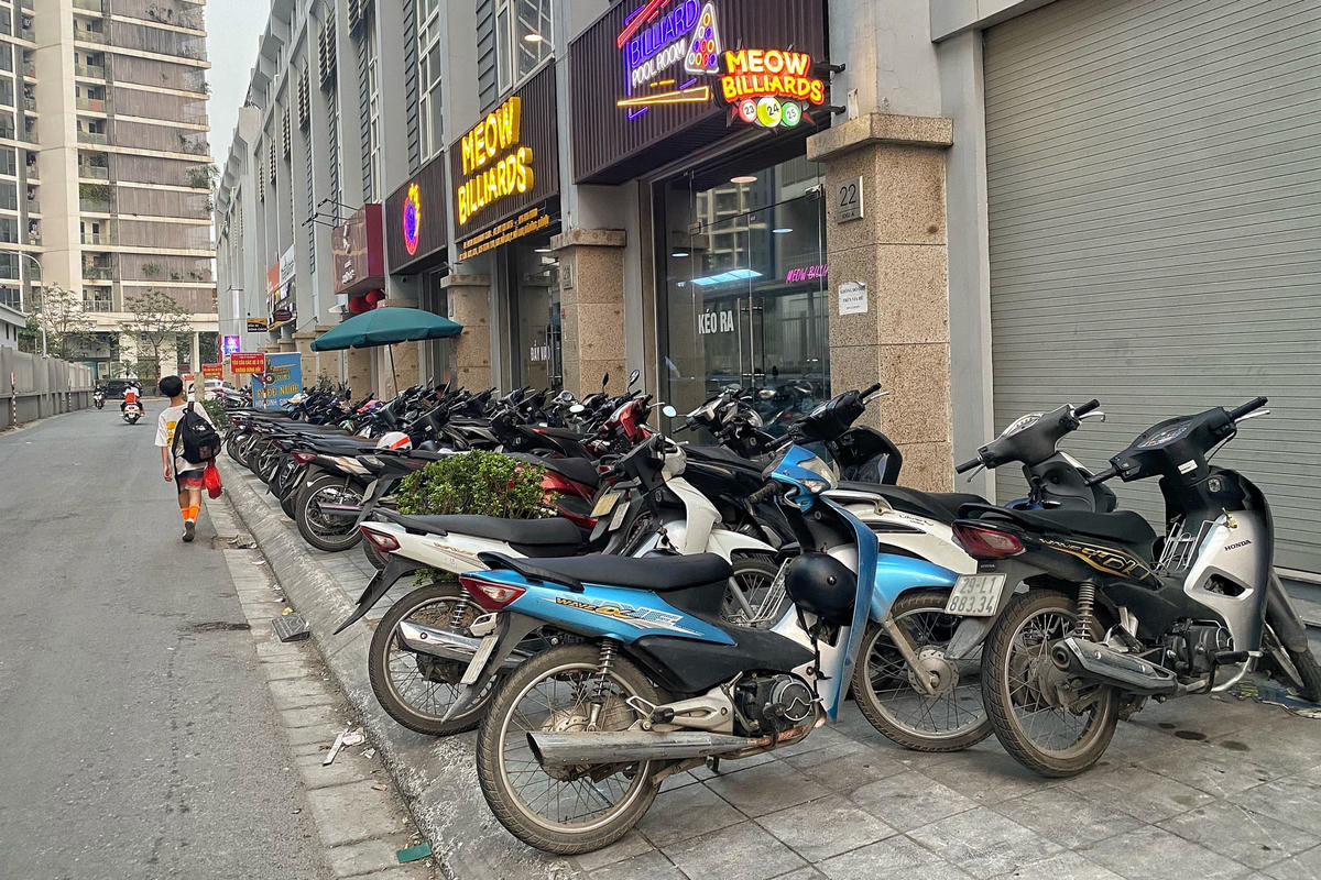 Mộ Lao (Hà Đông): Đăng ký tuyến phố văn minh đô thị nhưng vỉa hè bị lấn chiếm vô tội vạ