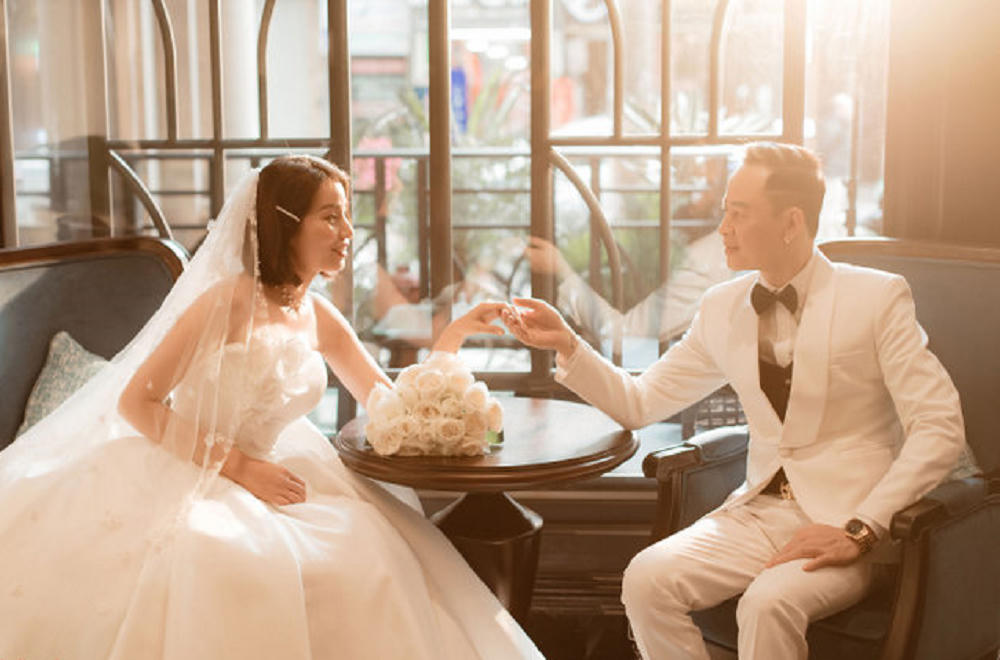 Nam diễn viên nói anh từng không còn muốn nghĩ tới hôn nhân nhưng chính Mai Huế đã thay đổi suy nghĩ này của anh.