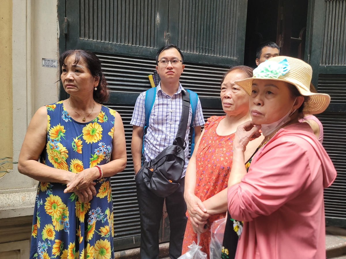 Phó Thủ tướng Trần Lưu Quang chỉ đạo cứu hộ tại hiện trường vụ cháy ở Hà Nội
