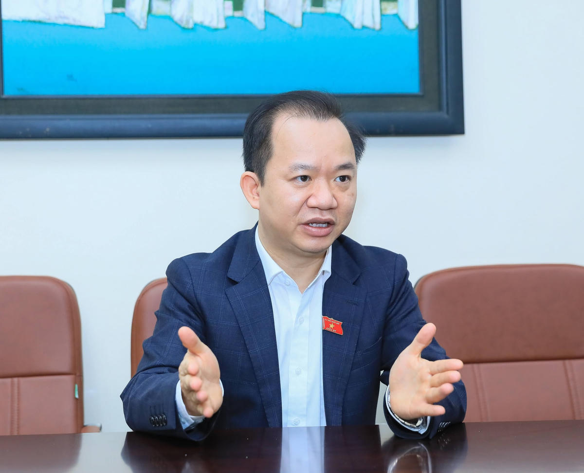 Nhà báo trong cuộc chiến chống tin giả