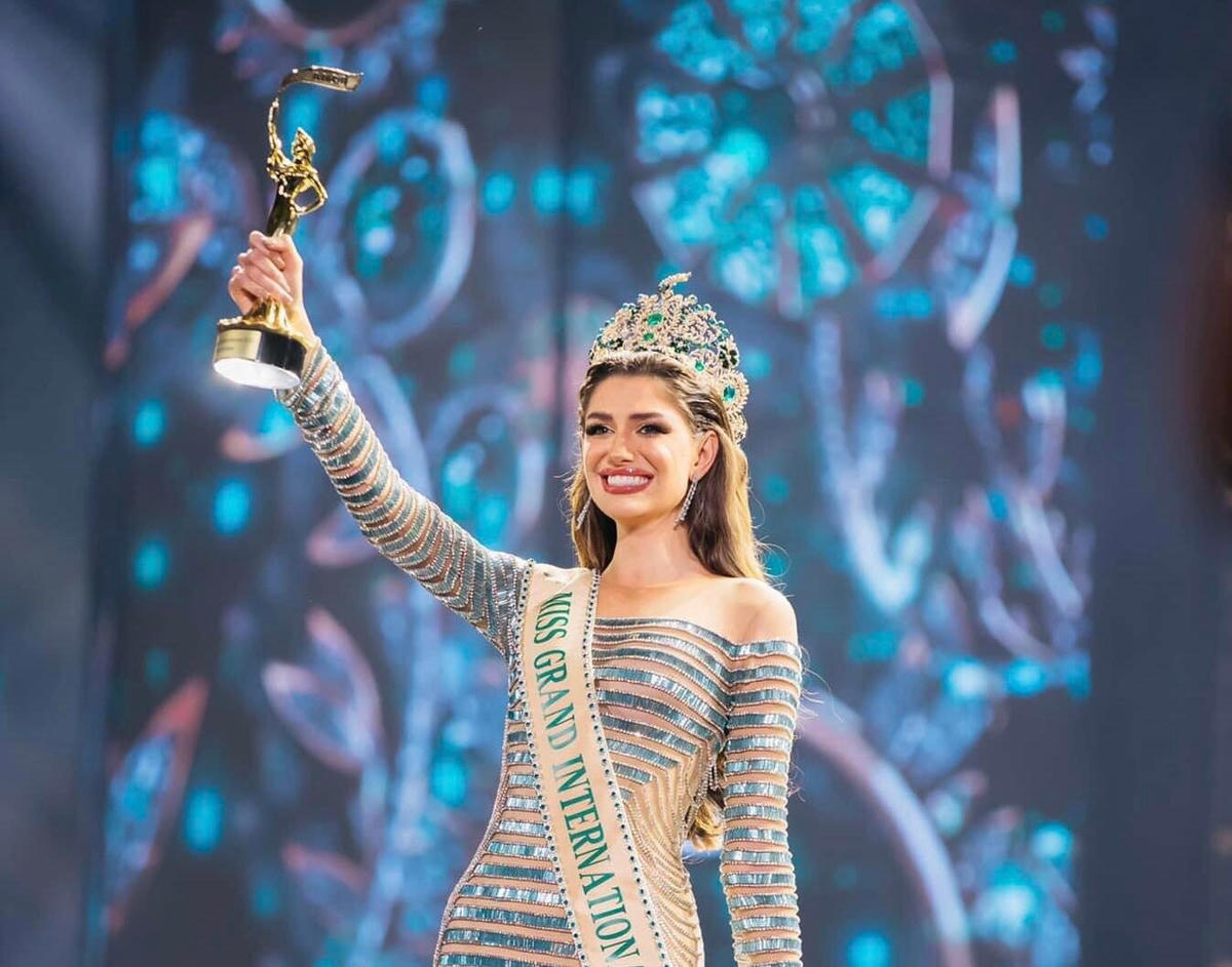 Isabella Menin mang về chiếc vương miện Hoa hậu Hòa bình Quốc tế đầu tiên cho Brazil.