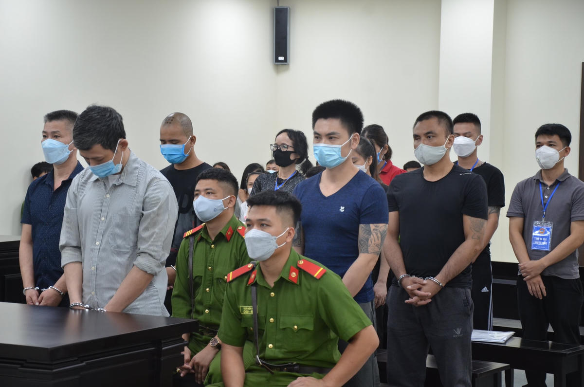 Các bị cáo tại phiên toà sơ thẩm. Ảnh: H.V