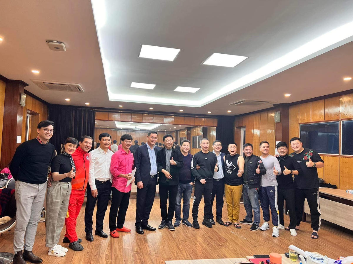 Táo Quân 2023 đánh dấu chương trình tròn 20 năm lên sóng truyền hình, vì thế, kịch bản sẽ có nhiều yếu tố mới mẻ và bất ngờ. Ảnh: FBNV. 