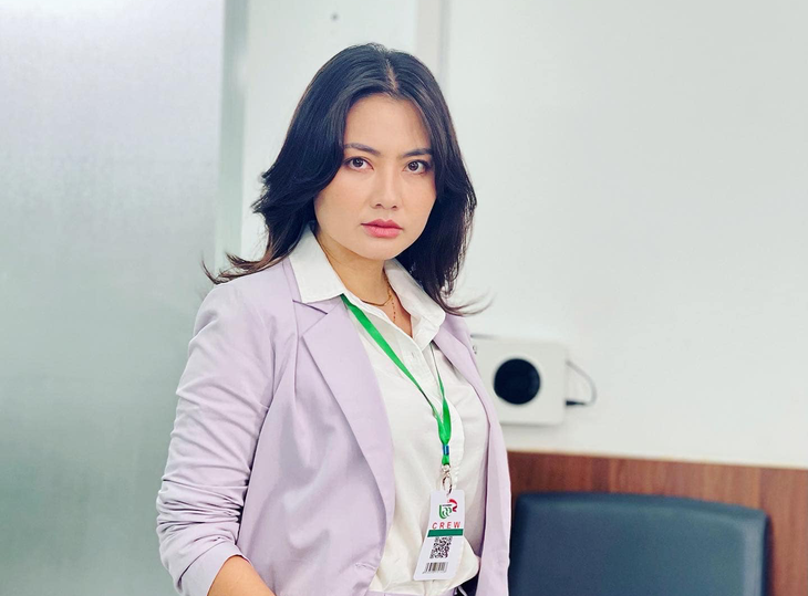 Ngọc Lan trong phim "Ông bố đeo tạp dề". 