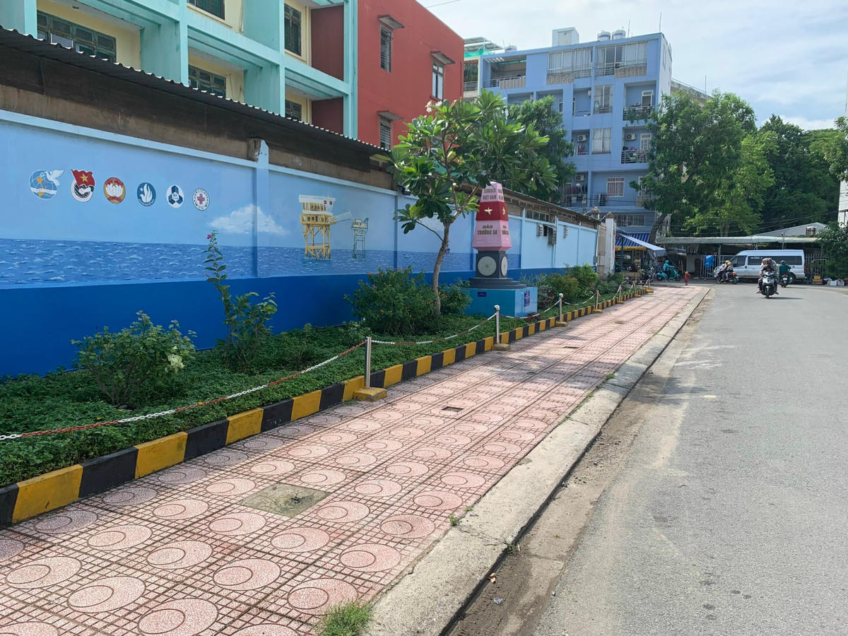 8.6.24. dương 50 phường, xã, thị trấn và 50 khu dân cư vì đã có thành tích xuất sắc trong triển khai thực hiện xây dựng phường, xã, thị trấn, khu dân cư sạch, xa. Ảnh D.D.