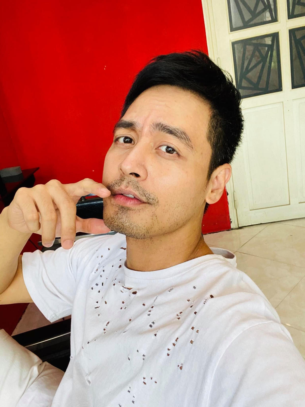 "Có lẽ bởi vì yêu" là dự án điện ảnh đầu tiên Phan Anh tham gia. 