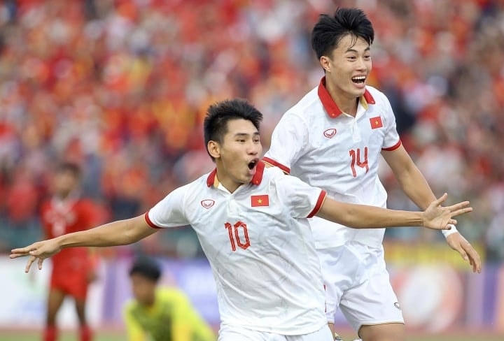 U22 Việt Nam 2 lần gỡ hòa, được chơi hơn người nhưng không thể giành chiến thắng. (Ảnh: Thế Sơn/VTC).