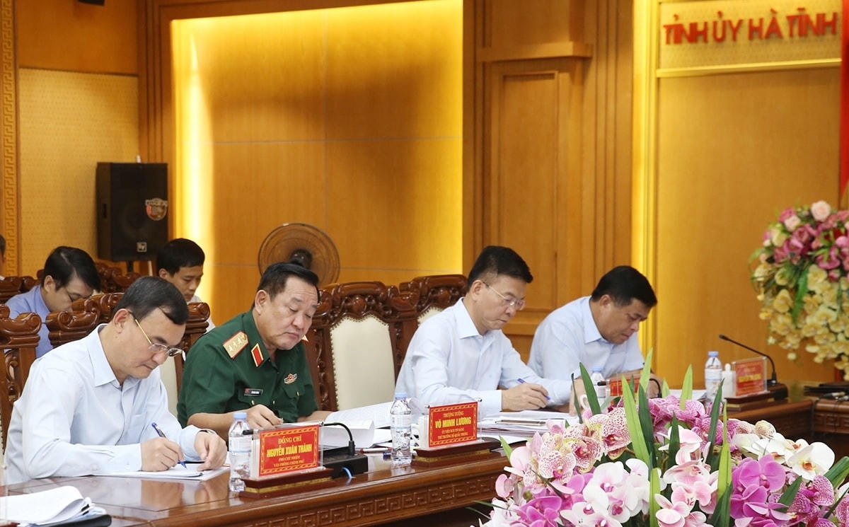 Đại biểu các bộ, ngành Trung ương tại buổi làm việc. Ảnh BHT.