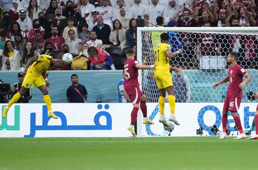 Ecuador và Qatar trong trận khai mạc World Cup 2022. 