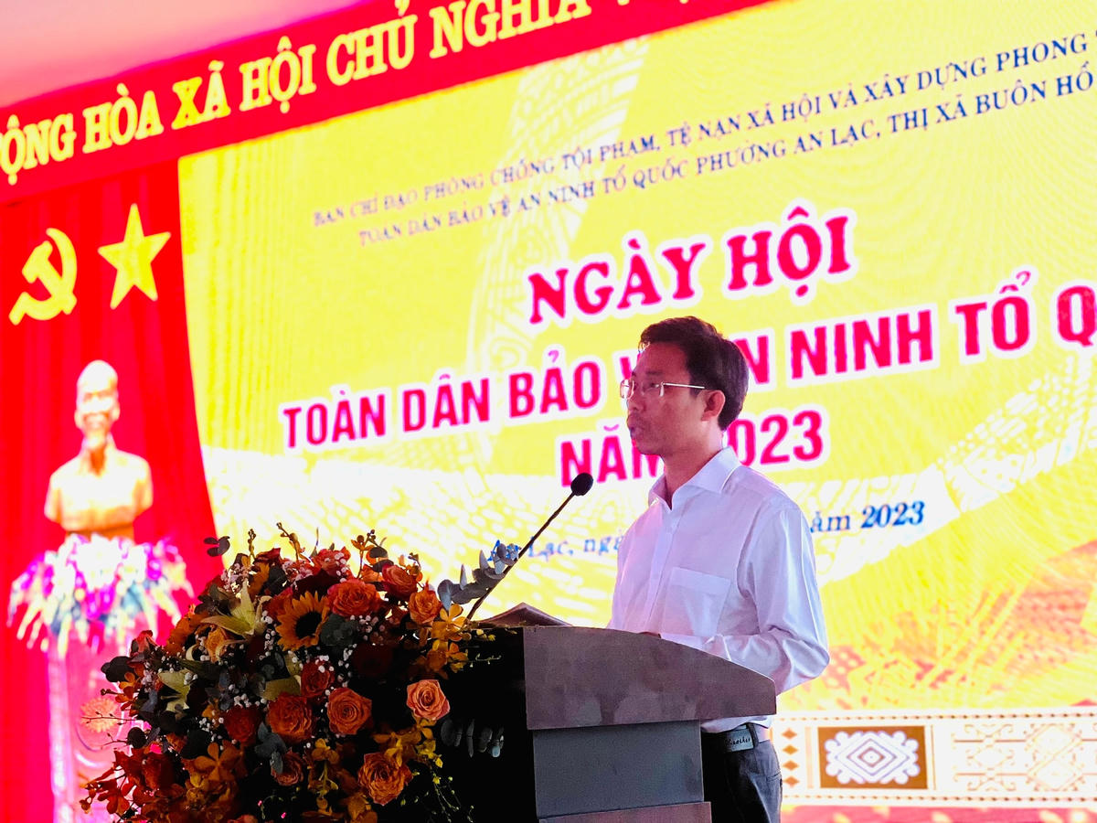 Ông Lê Đình Thắng, Chủ tịch UBND, Trưởng Ban Chỉ đạo phòng chống tội phạm, tệ nạn xã hội và xây dựng phong trào “Toàn dân bảo vệ ANTQ” phường An Lạc phát biểu.