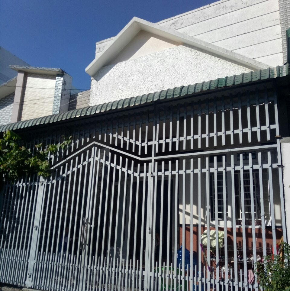 Ngôi nhà của vợ chồng bà Linh hiện đang sinh sống.