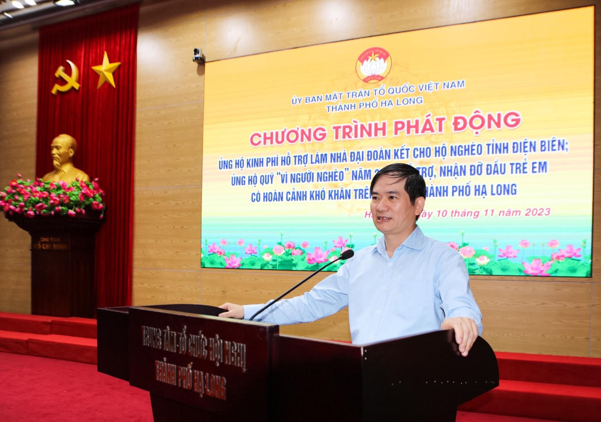  Bí thư Thành ủy Hạ Long Vũ Quyết Tiến phát biểu tại chương trình phát động.