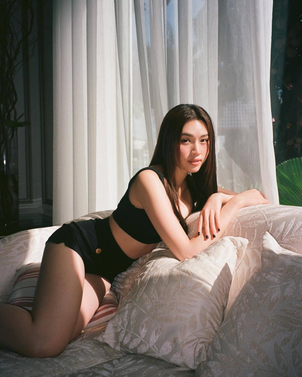 Thanh Thanh Huyền gây thương nhớ bằng thần thái vô cùng gợi cảm.