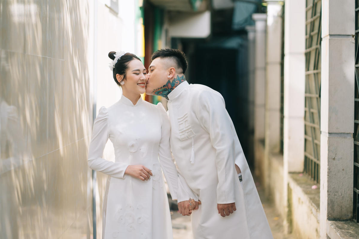 Vũ Duy Khánh hạnh phúc ngọt ngào bên vợ kém 10 tuổi