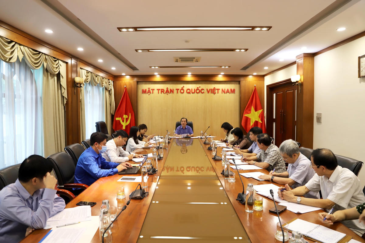 Quang cảnh cuộc họp.