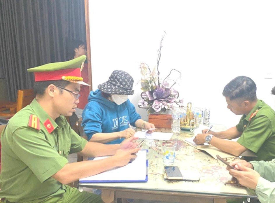 Công an huyện Đắk Glong đấu tranh, triệt phá 1 nhóm hoạt động “tín dụng đen” cho vay lãi nặng.