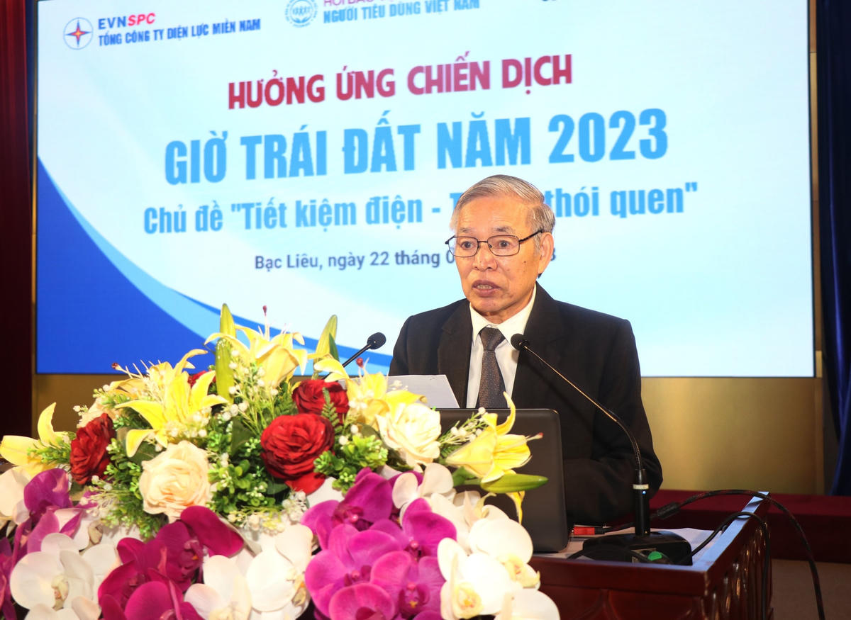 Ông Nguyễn Mạnh Hùng - Chủ tịch Hội Bảo vệ người tiêu dùng Việt Nam phát biểu tại Chương trình Chương trình truyền thông hưởng ứng chiến dịch Giờ Trái đất năm 2023.