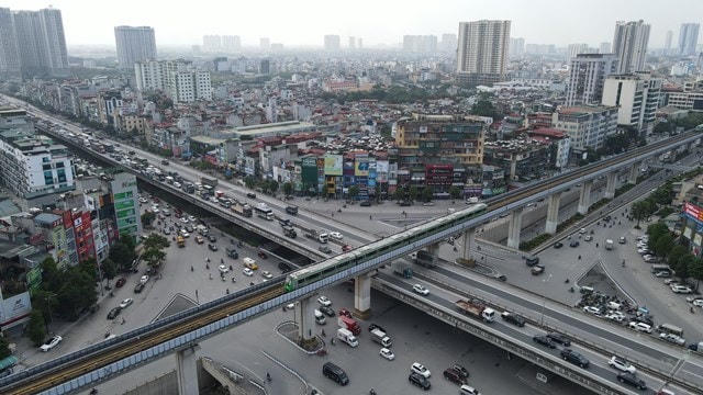 Chỉ sau gần 1 năm vận hành tuyến đường sắt Cát Linh - Hà Đông đã vận chuyển được 7,3 triệu hành khách.