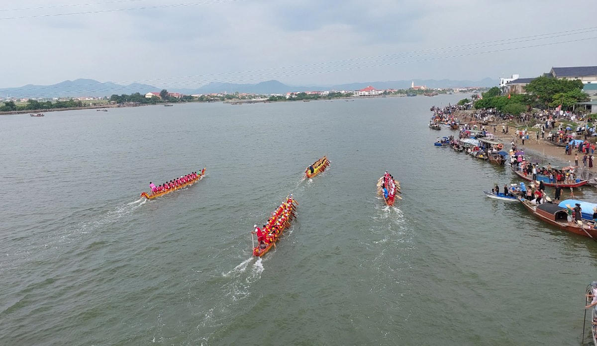 Các đội tranh tài quyết liệt với những màn bứt phá, rượt đuổi hào hứng.