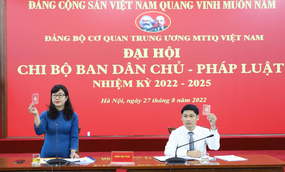 Xây dựng Chi bộ Ban Dân chủ - Pháp luật đoàn kết, chuyên sâu trong công tác giám sát, phản biện xã hội