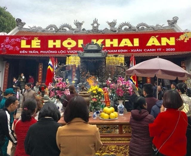 Lễ hội Khai Ấn Đền Trần-Nam Định thường thu hút rất đông người tham gia.