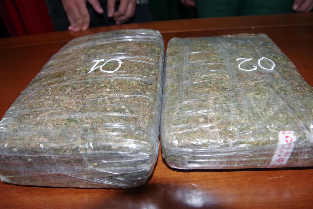 Tang vật số ma túy.