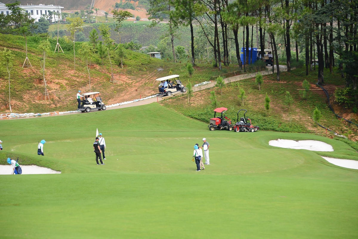 Sân Golf FLC Hạ Long.