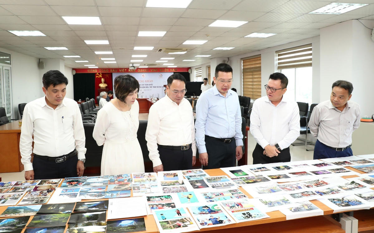 Lần đầu tiên tổ chức, Giải Báo chí toàn quốc “Vì sự nghiệp phát triển văn hoá, thể thao và du lịch” thu hút đông đảo tác giả, tác phẩm dự thi. 