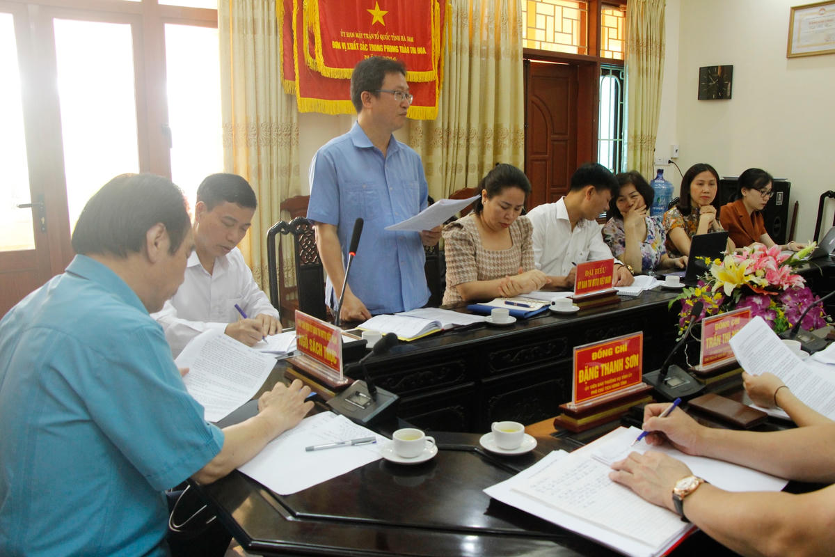 Thành viên Đoàn khảo sát phát biểu, trao đổi tại cuộc làm việc.