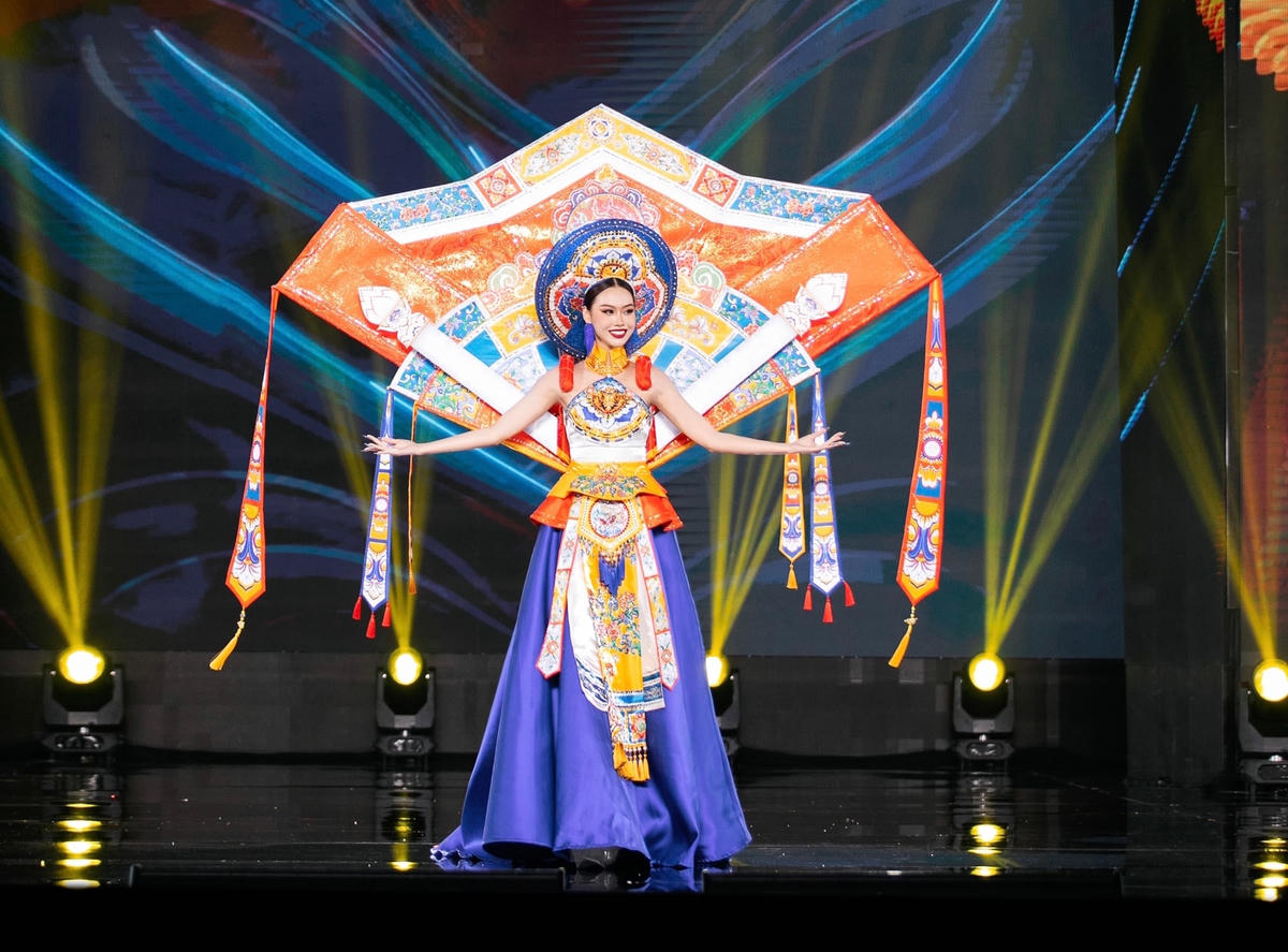 Trang phục dân tộc Dấu ấn Pháp Lam.