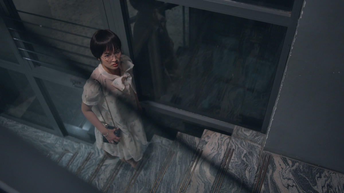 Vấn đề "tan vỡ gia đình" được xoay sâu vào trong nội dung phim.