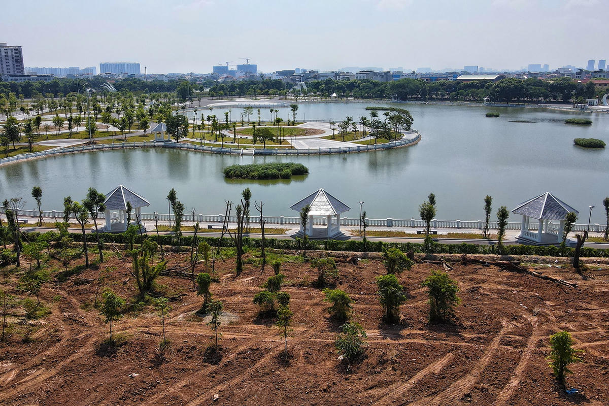 Hồ Kim Quan là trái tim của công viên, có diện tích hơn 50.000 m2.