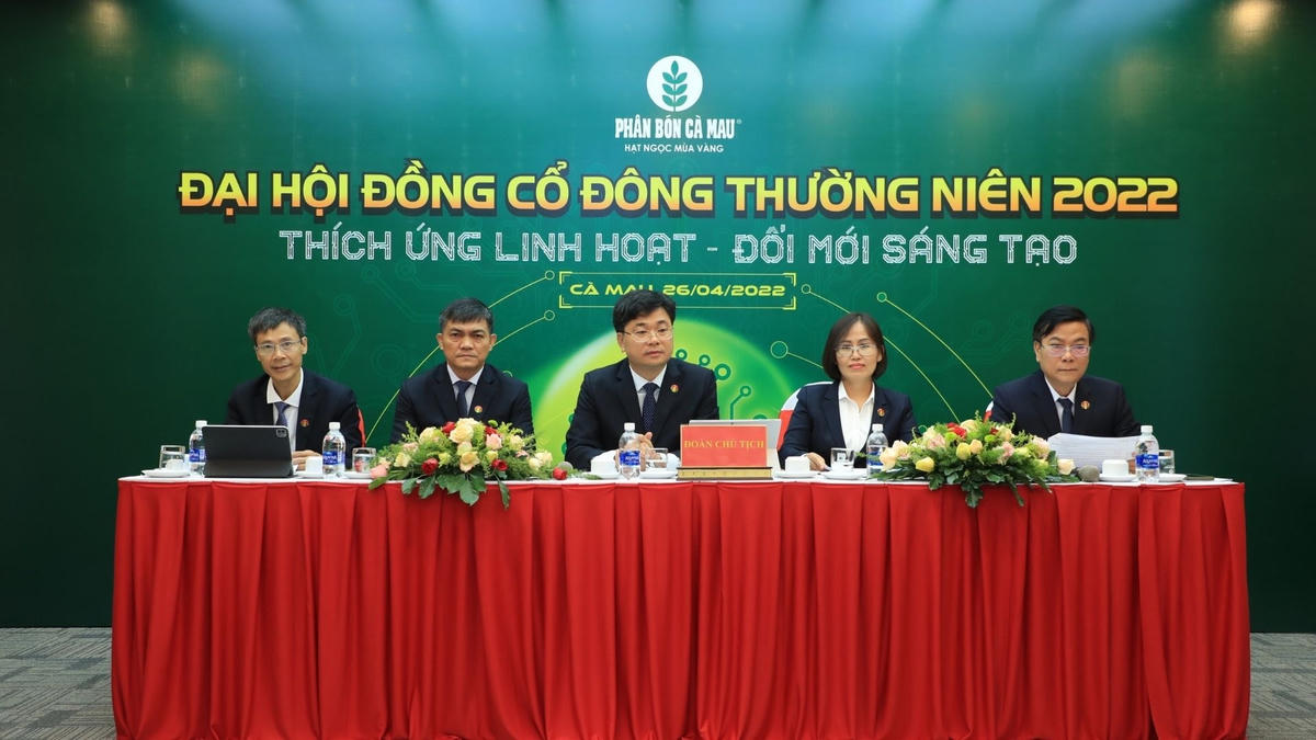 Đoàn Chủ tịch phiên họp đã trả lời nhiều câu hỏi mà các cổ đông đặt ra.